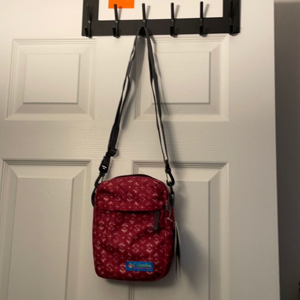 Columbia cute red bag